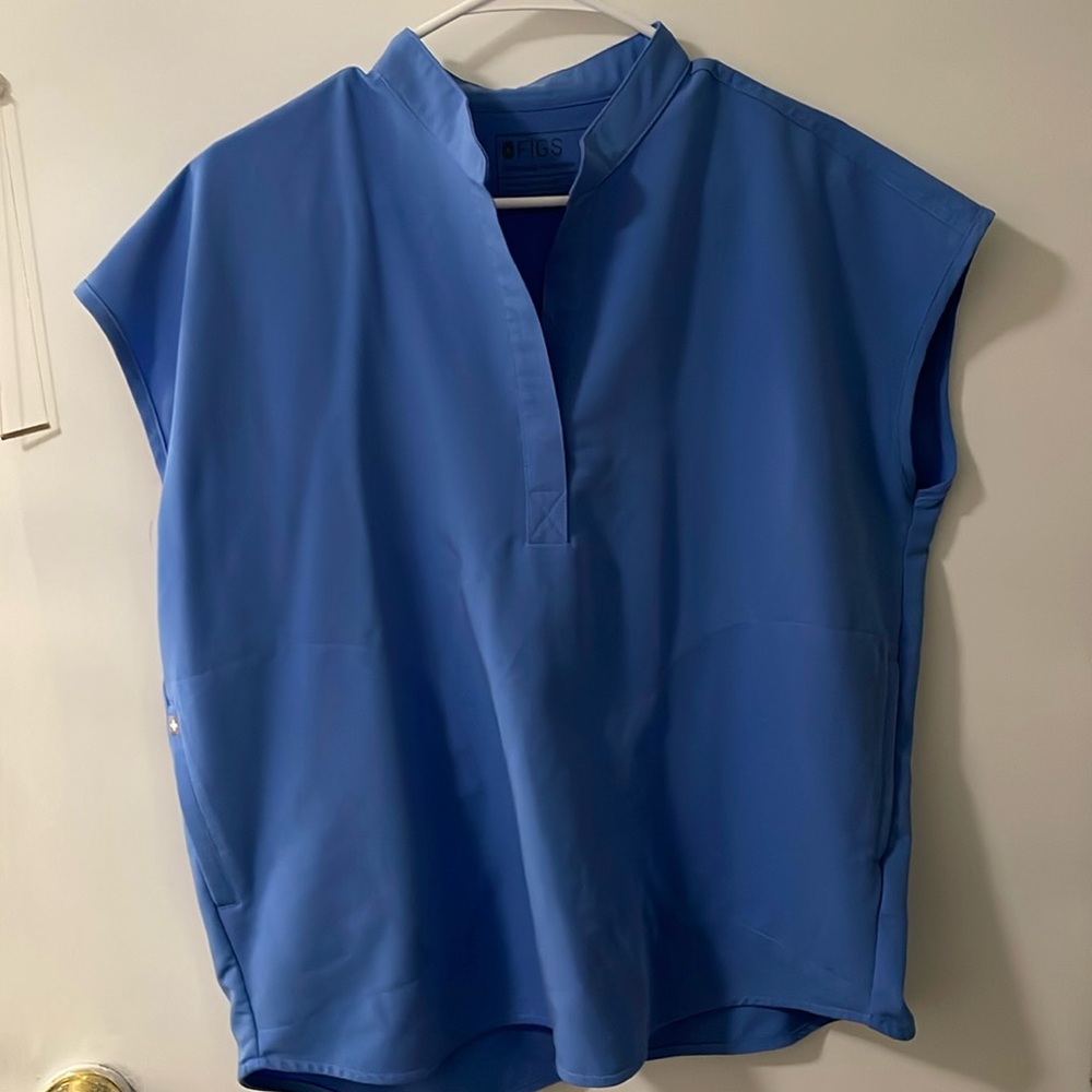 FIGS RAFAELA SCRUB TOP MEDIUM CEIL BLUE